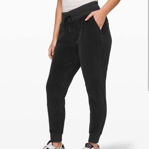 Lululemon warm down velvet jogger sweatpants heathered onyx black 6